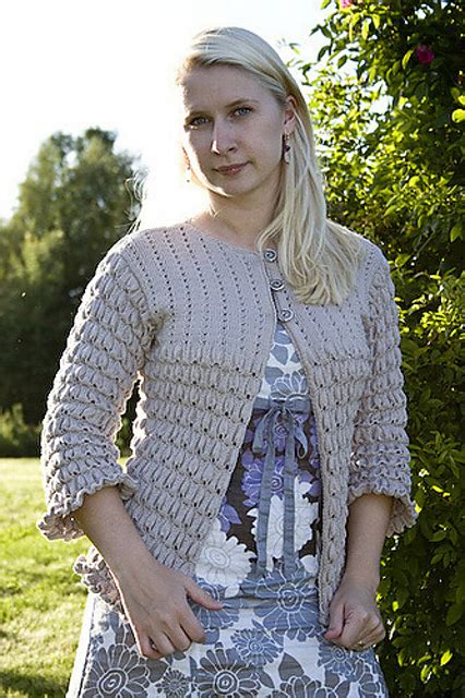 Ravelry 10 Überziehjäckchen mit Lochmuster pattern by Lana Grossa