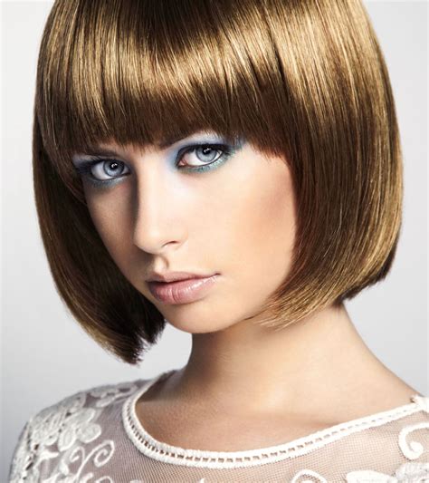 Trendiger Kinnlanger Bob Cut Mit Langem Pony Bob Haarschnitte