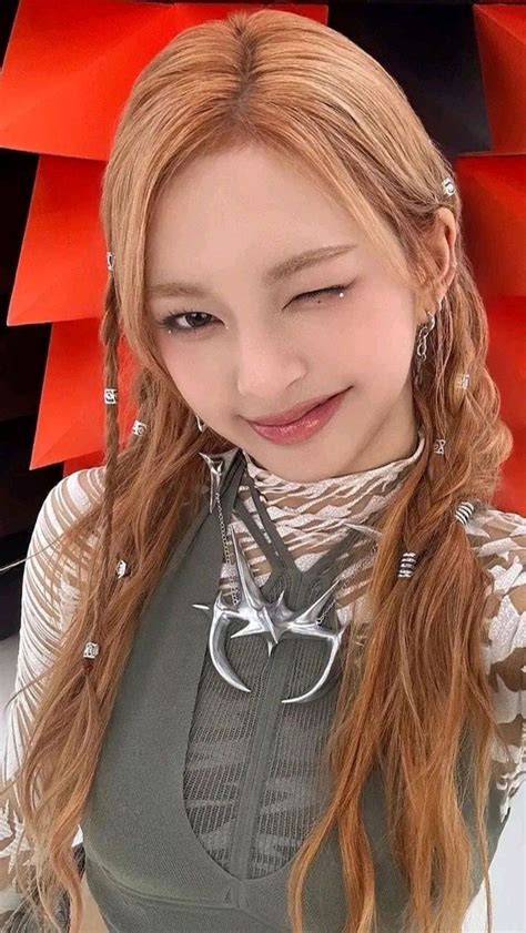 Pin By Cockies On Baemon In Chiquita Strawberry Blonde Strawberry Blonde Hair