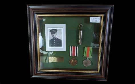 Ww1 Bravery In The Field Group Of Three Medals Together With Ww2