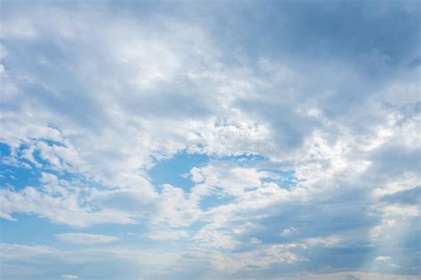 Cielo Azul Nube Blanca Escenas Hermosas Nubes Dispersas En Nubes Azul