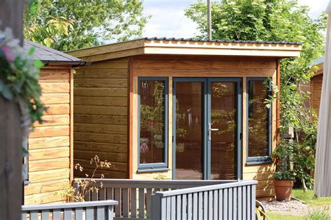 Urban Pods Garden Rooms vs G&M Radiata Garden Rooms