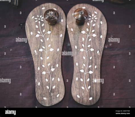 Handicraft Bazar Wooden Slippers Handcrafted Wood Khadauwooden