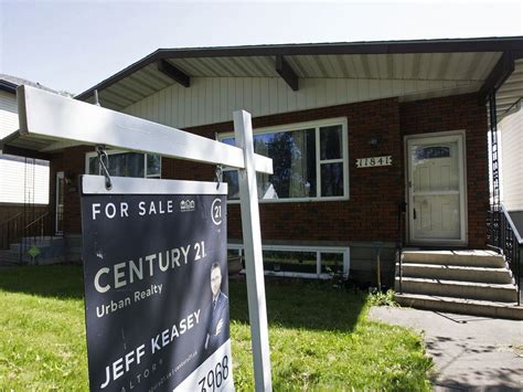 Edmonton Real Estate Market Sees First Big Drop In 2022 Sales