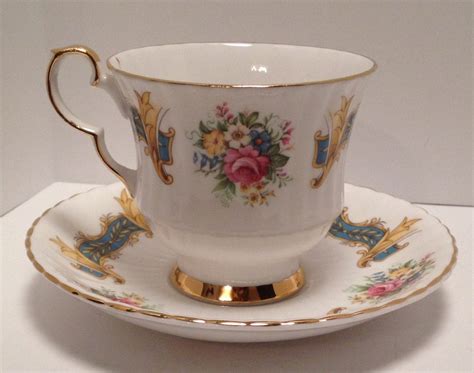 Royal Windsor Fine Bone China England Classic Design Of