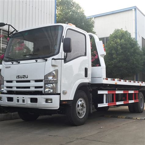 Buy Flatbed Road Wrecker 6 Tons Japan Brand 700p Wrecker Tow Truck For