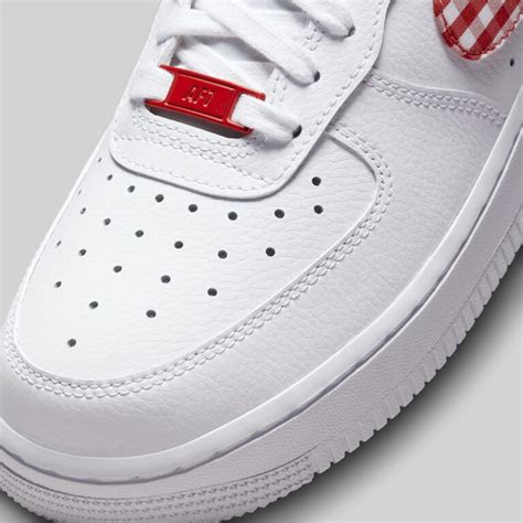 NIKE AIR FORCE 1 07 ESS TREND ナイキ エア フォース 1 07 ESS TREND DZ2784 100