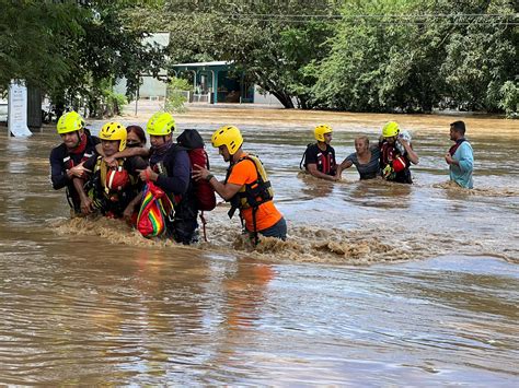 Más de 1 500 personas afectadas tras las inundaciones en Azuero Critica