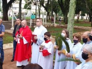 Crist Os Celebram O Domingo De Ramos Em Cruz Alta