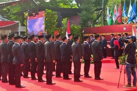 Kpu Ri Lantik Pimpinan Kpud Di 44 Kabupaten Kota Dan 5 Provinsi Akurat