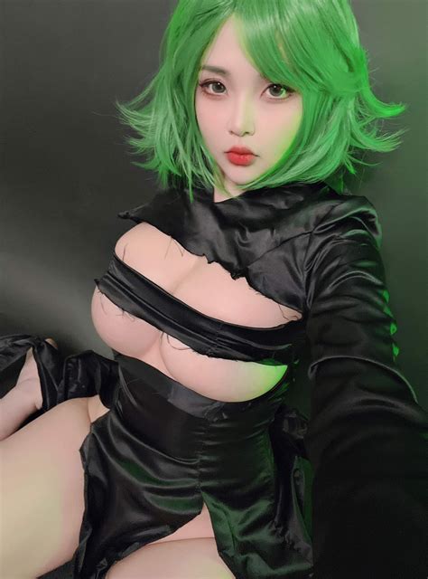 Tatsumaki (One Punch Man) by Hana Bunny gets battle damaged : r
