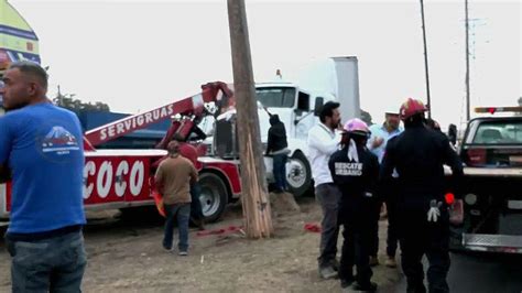 Tráiler se Accidenta en la Autopista Texcoco Lechería