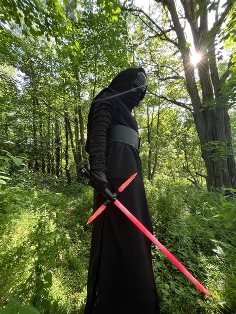 Kylo ren cosplay : r/cosplayers