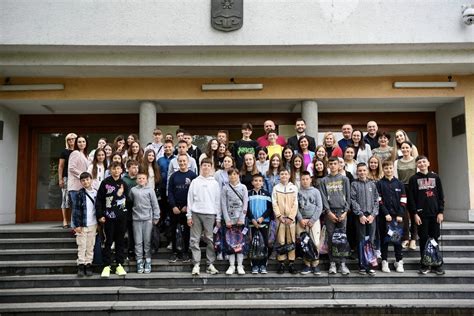 Prijedor Ugostio Djecu Sa Kosova I Metohije Me U Njima I Dje Ak Ranjen