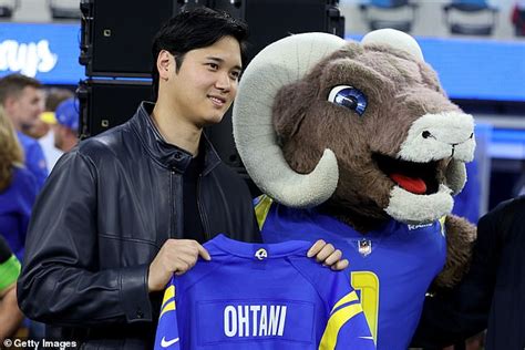 Rams Roll Out The Red Carpet For Dodgers 700m Star Shohei Ohtani As