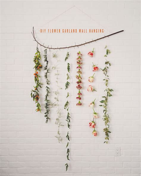 DIY FLOWER GARLAND WALL HANGING - The Kitchy Kitchen