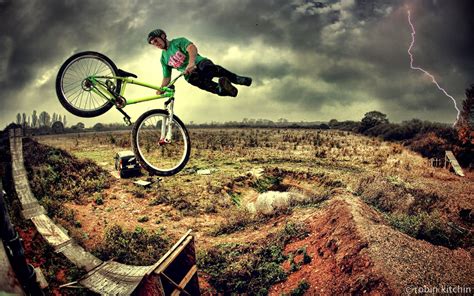 Dirt Bikes Jumping Wallpaper