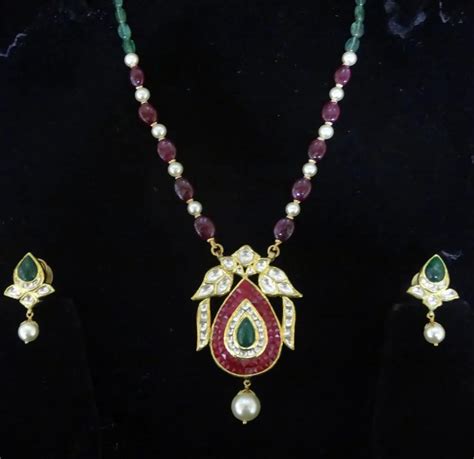 Traditional Gold Kundan Pendant Set At Best Price In Jaipur