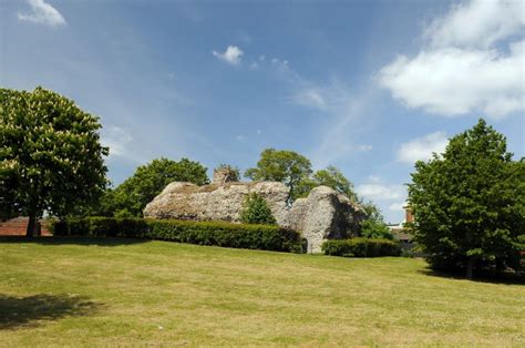 Museum & Castle Grounds - Saffron Walden Tourist Information Centre