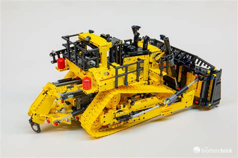 Lego Technic 42131 Cat D11 Bulldozer Tbb Review 51 The Brothers