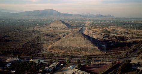 Mesoamerican Pyramids Pictures - Pyramids in Latin America - HISTORY.com