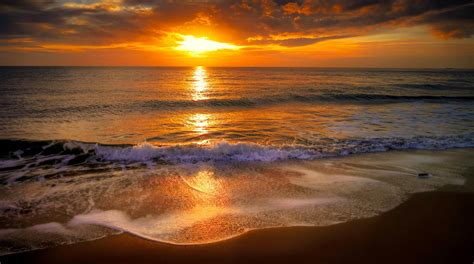 Ocean Waves during Sunset · Free Stock Photo