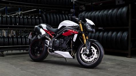 Nuova Triumph Speed Triple Rs La Pi Potente Di Sempre La