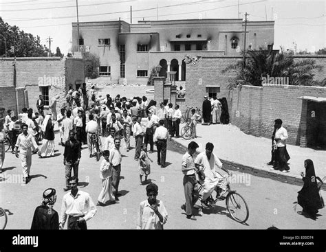 Overthrow of the monarchy: the burned palace of King Faisal II in Stock Photo: 68851864 - Alamy