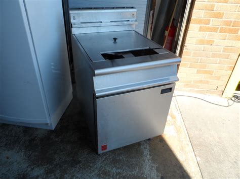 Falcon Dominator G3865 Double Tank Twin Basket LPG Gas Fryer Cater West