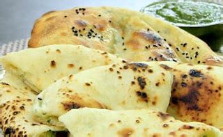 Cheese Naan: Cheese Naan Recipe Tave ya Oven par