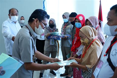 KANTOR ATR BPN KOTA TEBING TINGGI SERAHKAN SERTIFIKAT ASET SHM KEPADA