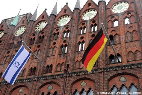 Stralsund Zeigt Flagge Solidarit T Mit Israel