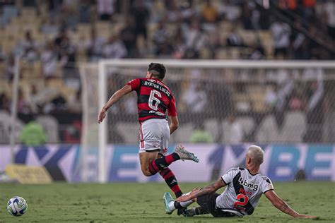 Vasco Completa Três Meses Sofrendo Gols Em Todas As Partidas🕥 Descubra