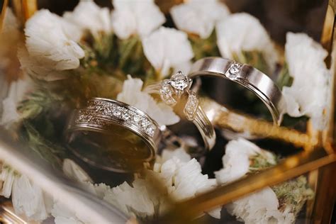 Silver Rings with Diamonds · Free Stock Photo