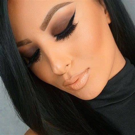 6 Perfect Makeup Look Ideas For Black Dress