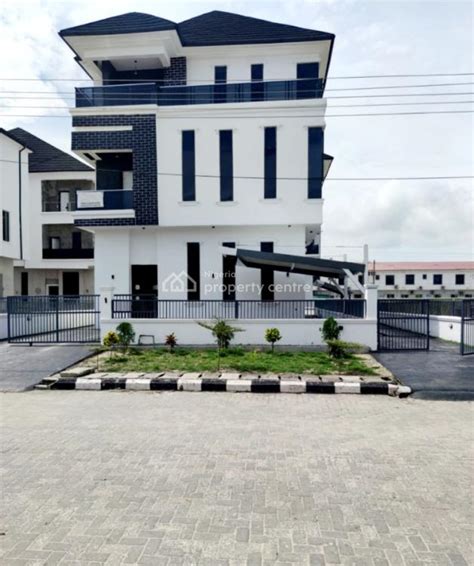 For Sale Tastefully Finished 5 Bedroom Fully Detached Duplex