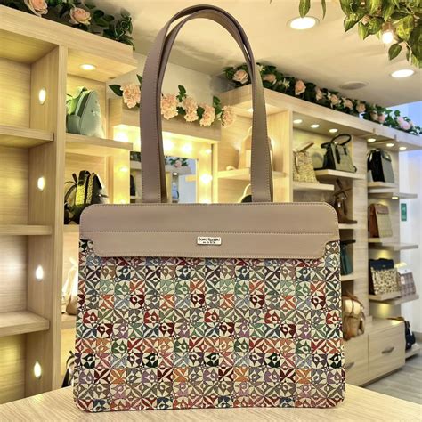 Portafolio Ejecutivo Grande Nude Mandalas