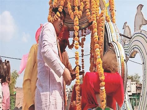 Mother Karmabai Devotee Of Krishna Gave The Message Of Devotion With Khichdi शोभायात्रा का