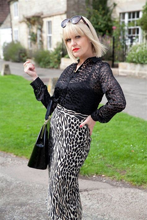 Stylish Television Agatha Raisin Fashionmommys Blog