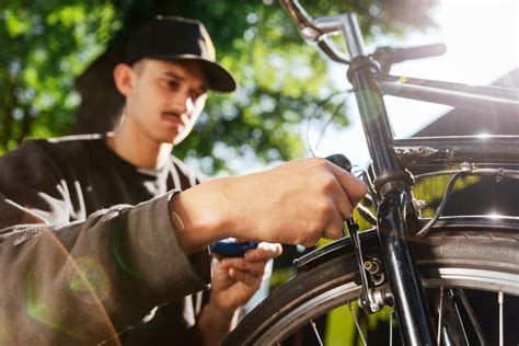 Mobile Fahrradwerkstatt Und Digitalversicherer Hepster Starten