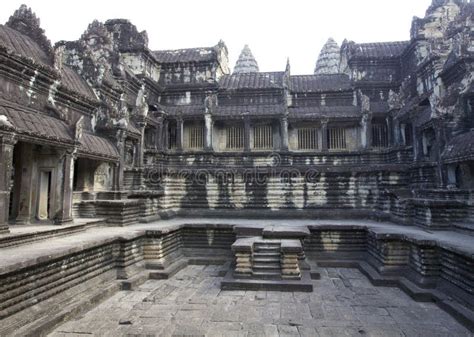 Interior Courtyard Of Angkor Wat Temple Stock Image - Image of buddhist ...