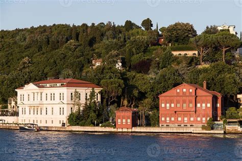 Buildings in Bosphorus Strait 10293548 Stock Photo at Vecteezy