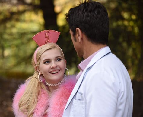 Scream Queens Season 2 Ending Explained Cynthia Has Hood