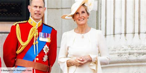 Edward Et Sophie D Dimbourg Buckingham Pour Une Rel Ve De La Garde