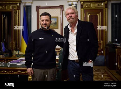 Lhomme Daffaires Britannique Richard Branson Fondateur Du Groupe