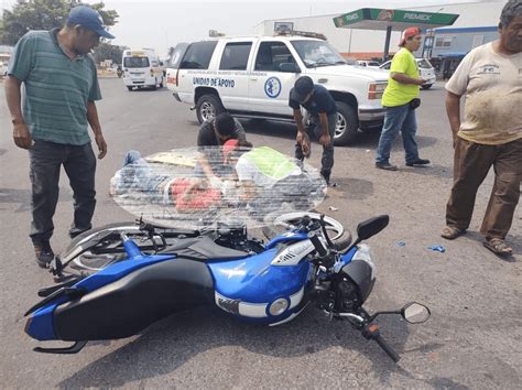 Camioneta Impacta A Motociclista En Tierra Blanca Lo Deja Lesionado