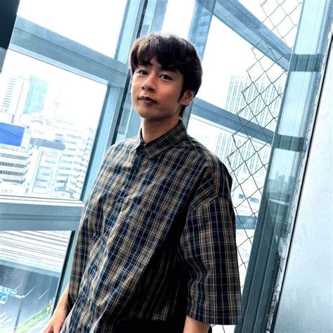 中丸雄一さんのインスタグラム写真 中丸雄一instagram「シューイチの放送後に撮影。 間違いなくインスタとやらに慣れてきている