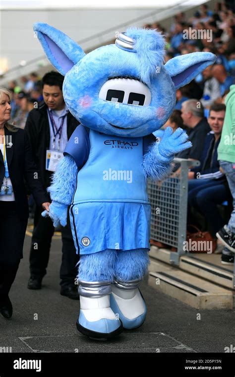 Manchester City Mascot Fotos Und Bildmaterial In Hoher Auflösung Alamy