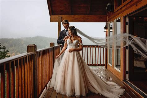 Smoky Mountain Wedding Venues in Tenessee