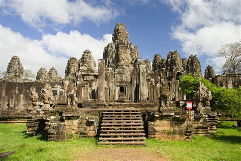 Bayon Temple in Cambodia — Stock Photo © rognar #5115583